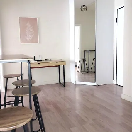 3 Bedroom Luxury Living Apartment Piraeus